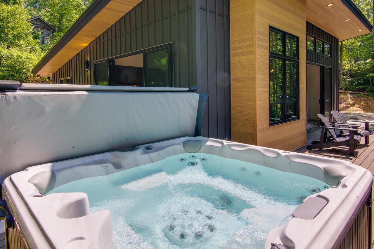 Black Mountain Cabin With Hot Tub And Pond On-Site Fairview Exterior foto